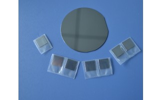 砷化铟（InAs）晶体和基板